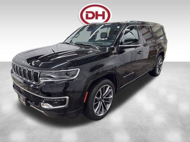 Used 2025 Jeep Wagoneer L Series III w/ Premium Group I AWD/4WD image 12