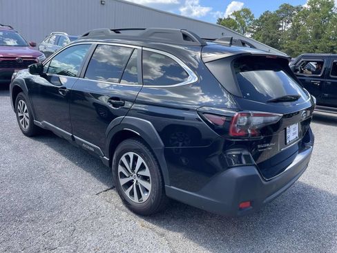 Used 2023 Subaru Outback Premium AWD/4WD image 3