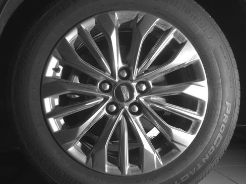 Used 2025 Cadillac XT4 Premium Luxury FWD image 9