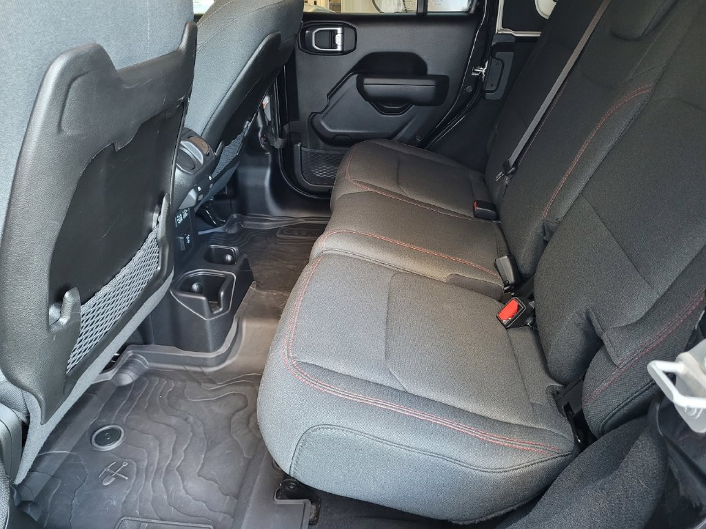 Used 2024 Jeep Wrangler Unlimited Rubicon AWD/4WD image 10