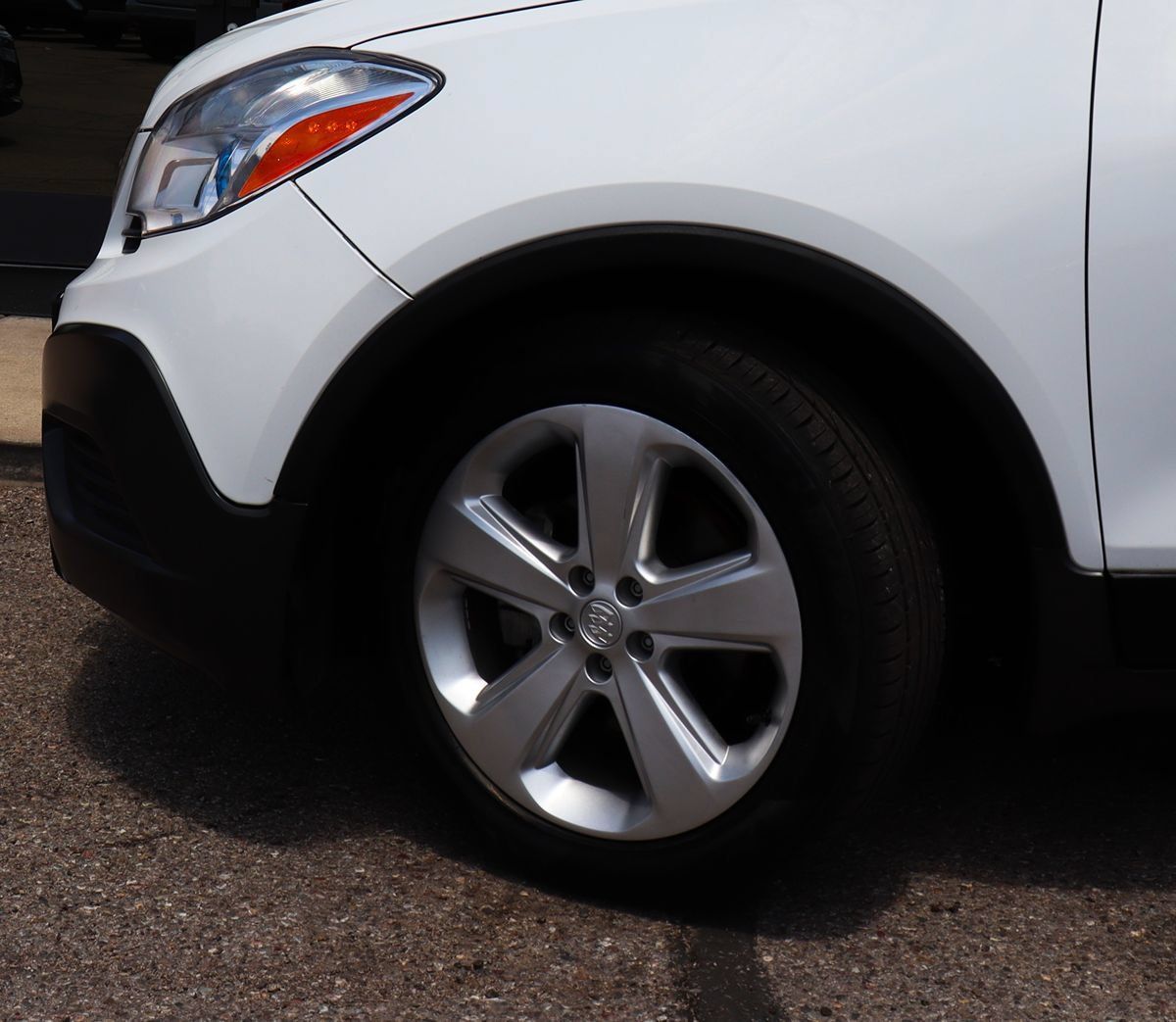 Used 2016 Buick Encore FWD image 5