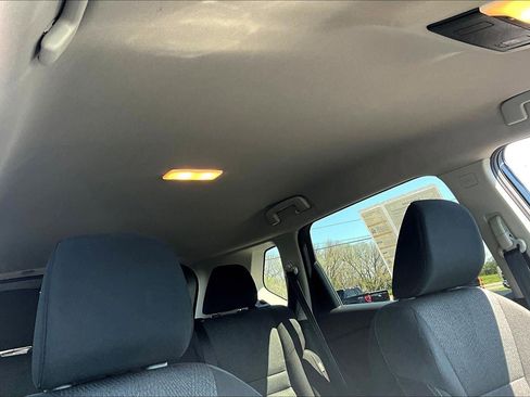 Used 2025 Nissan Rogue SV image 28