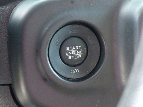 Used 2018 Jeep Wrangler Unlimited Sport AWD/4WD image 17