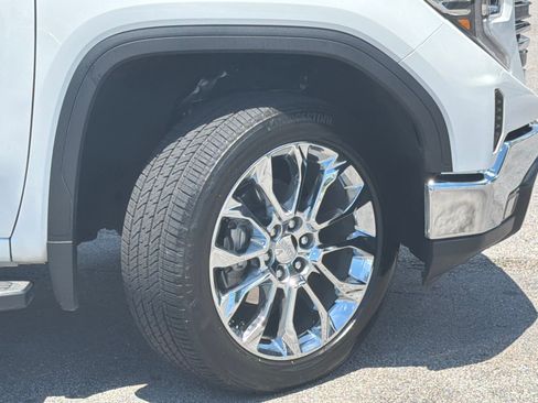 Used 2024 GMC Sierra 1500 SLT w/ SLT Premium Package AWD/4WD image 5