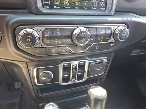 Used 2021 Jeep Gladiator Overland w/ Popular Equipment Package AWD/4WD image 16