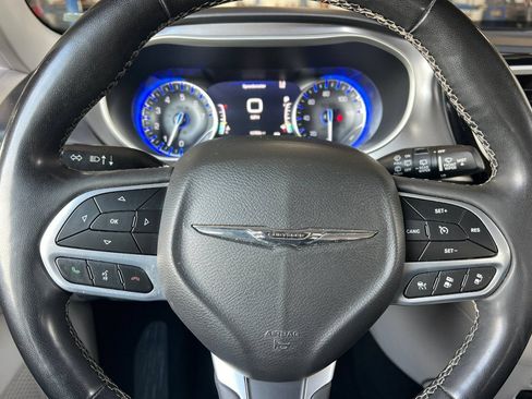 Used 2022 Chrysler Pacifica Touring-L FWD image 24