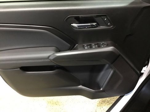 New 2024 Chevrolet Colorado LT w/ LT Convenience Package II image 38