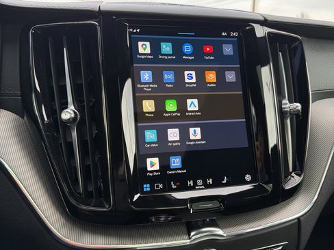 Used 2024 Volvo XC60 B5 Ultimate w/ Protection Package Premier image 25