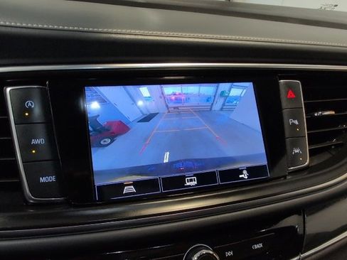Used 2023 Buick Enclave Essence image 22