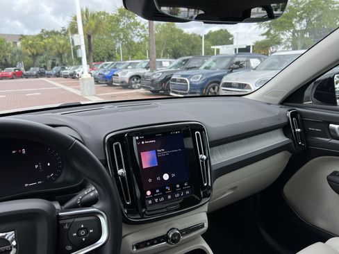 Used 2025 Volvo XC40 B5 Ultra w/ Protection Package Premier AWD/4WD image 30