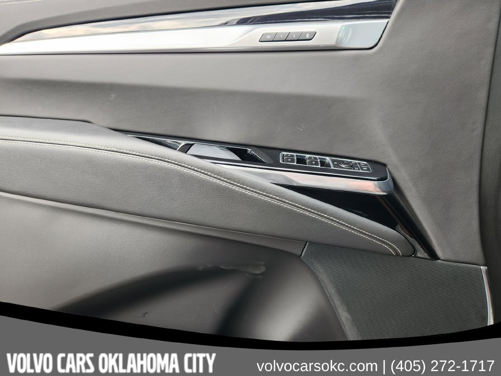 Used 2025 Cadillac Escalade ESV Sport AWD/4WD image 16