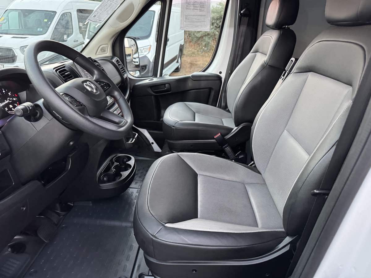 Used 2025 RAM ProMaster 2500 w/ Convenience Group FWD image 26