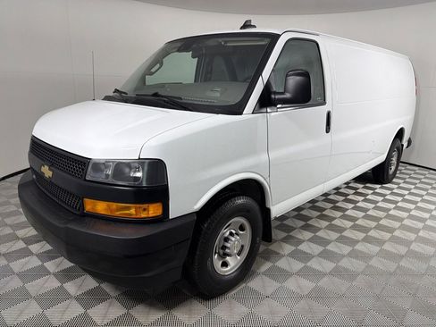 Used 2020 Chevrolet Express 3500 Extended w/ Driver Convenience Package image 9