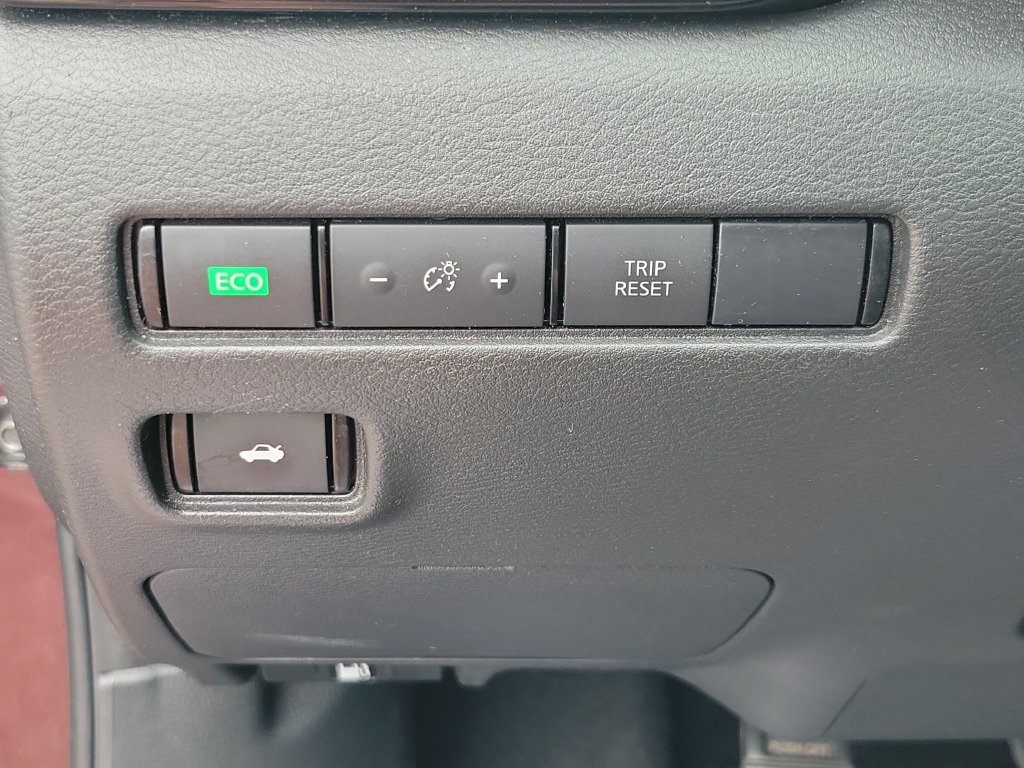 Certified 2022 Nissan Sentra SV FWD image 30