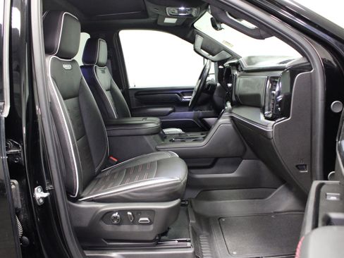 Used 2025 GMC Sierra 2500 AT4X AWD/4WD image 18