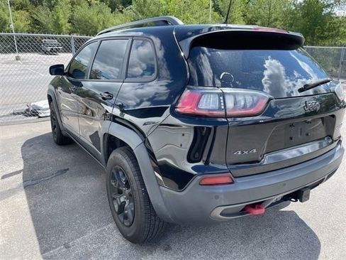 Used 2019 Jeep Cherokee Trailhawk AWD/4WD image 3