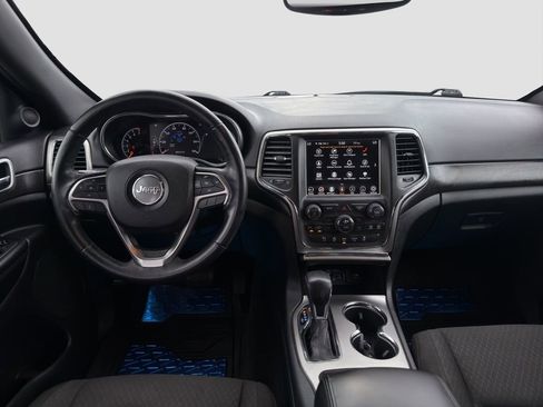 Used 2018 Jeep Grand Cherokee Laredo AWD/4WD image 27