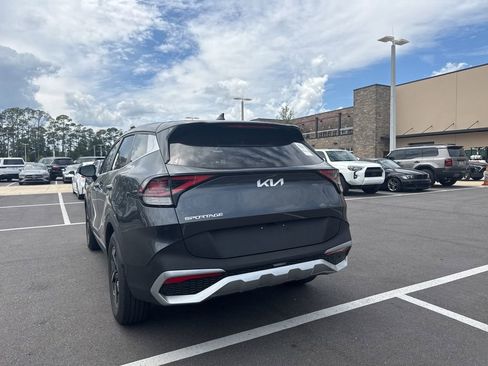 Used 2024 Kia Sportage LX image 3