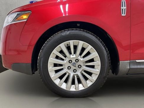 Used 2012 Lincoln MKT AWD image 23