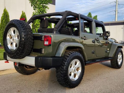 Used 2015 Jeep Wrangler Unlimited Sahara w/ Connectivity Group AWD/4WD image 4