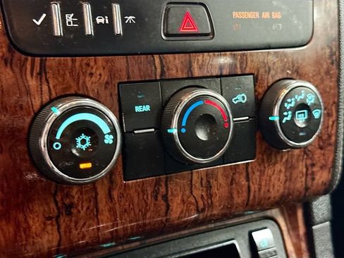 Used 2014 Chevrolet Traverse LT w/ All-Star Edition AWD/4WD image 16