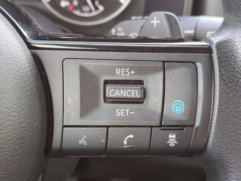 Used 2021 Nissan Rogue SV image 24