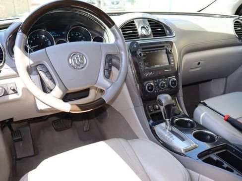 Used 2015 Buick Enclave Leather FWD image 4