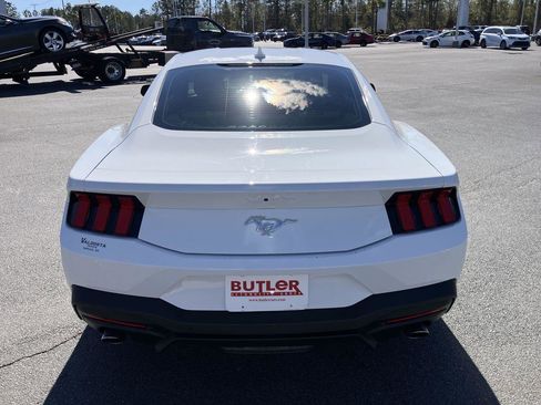 Used 2024 Ford Mustang Coupe image 4