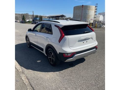 Used 2023 Kia Niro EX w/ EX Cold Weather Package image 4