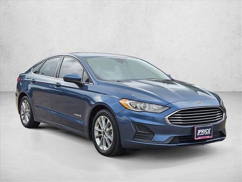 Used 2019 Ford Fusion SE FWD image 3