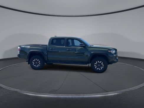 Certified 2021 Toyota Tacoma TRD Off-Road w/ TRD Premium Off Road Package AWD/4WD image 9