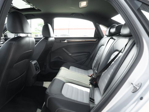 Used 2018 Volkswagen Passat GT FWD image 22