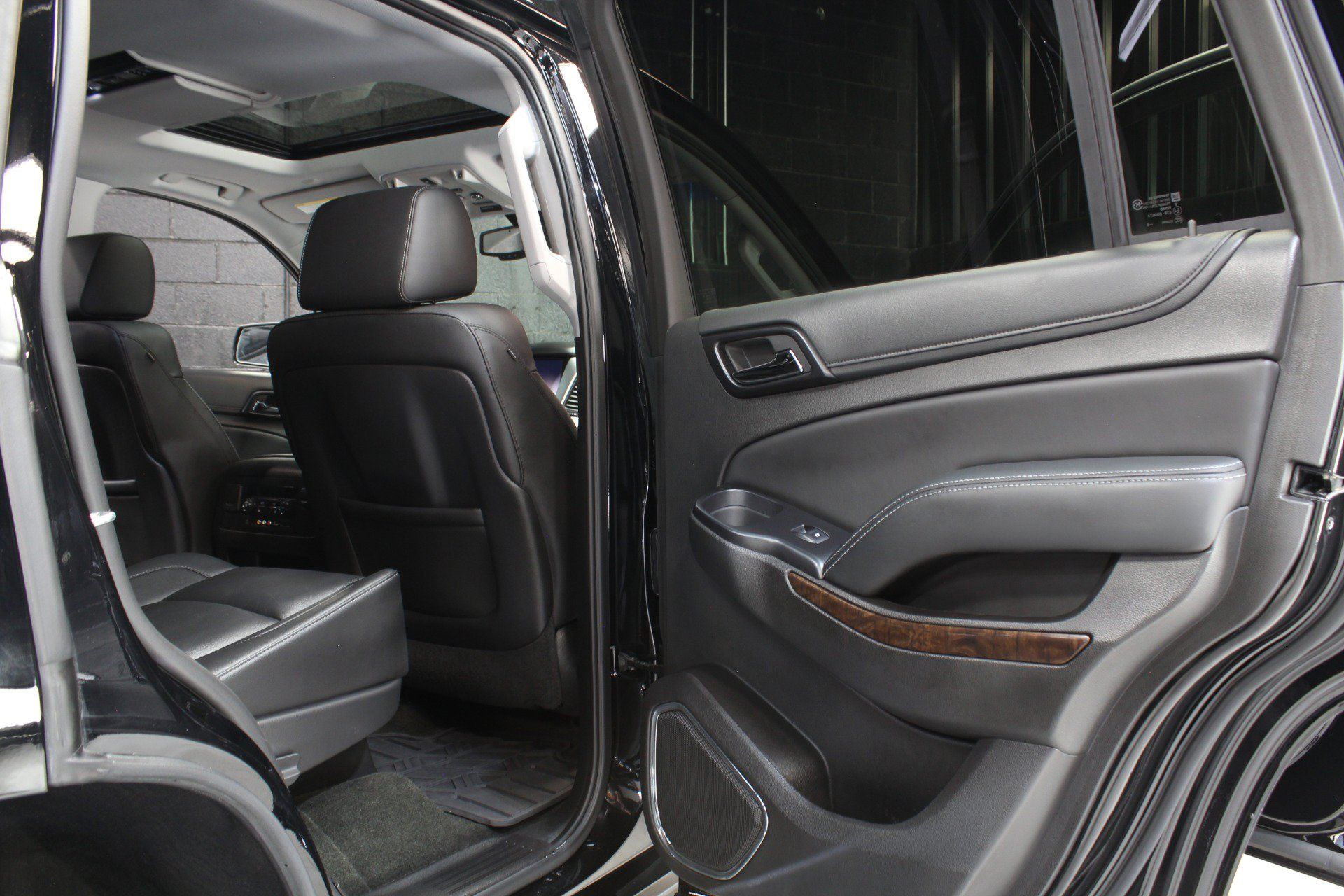 Used 2015 Chevrolet Tahoe LT AWD/4WD image 40