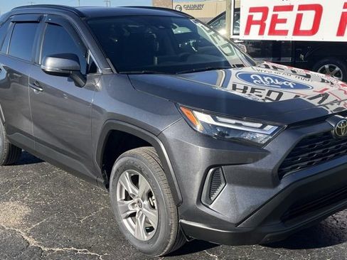 Used 2022 Toyota RAV4 XLE image 2