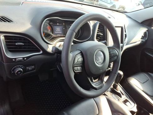 Used 2022 Jeep Cherokee Trailhawk AWD/4WD image 8