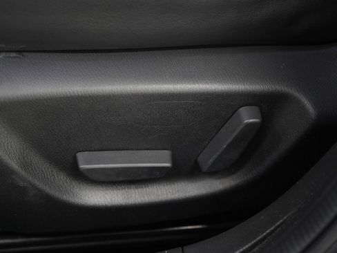 Used 2014 MAZDA MAZDA3 i Grand Touring image 24