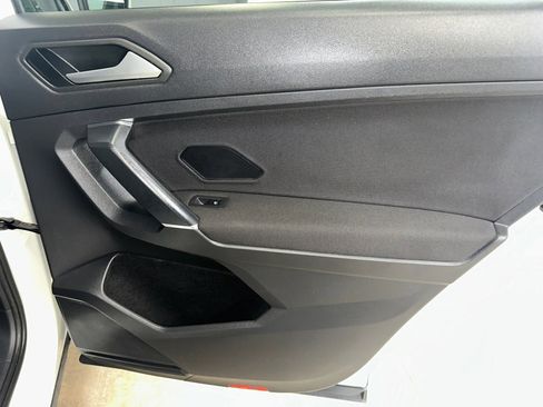 Used 2020 Volkswagen Tiguan S image 23