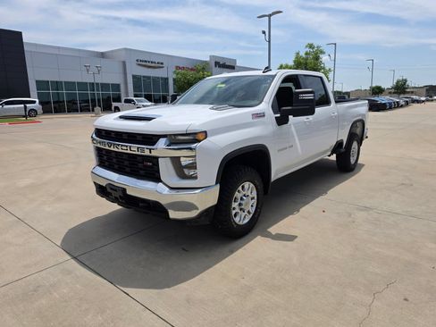 Used 2023 Chevrolet Silverado 2500 LT AWD/4WD image 9