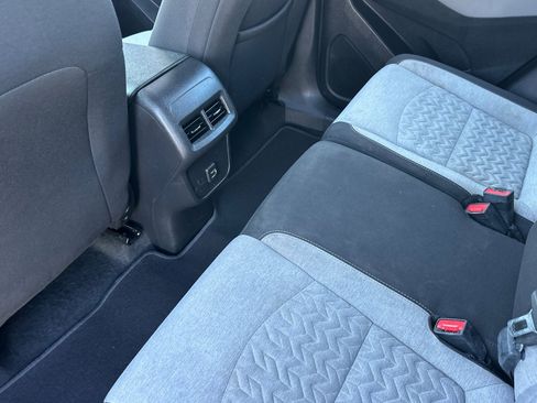 Used 2022 Chevrolet Equinox LS image 15