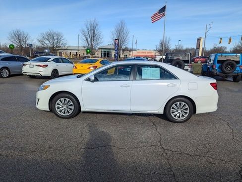 Used 2014 Toyota Camry LE image 6