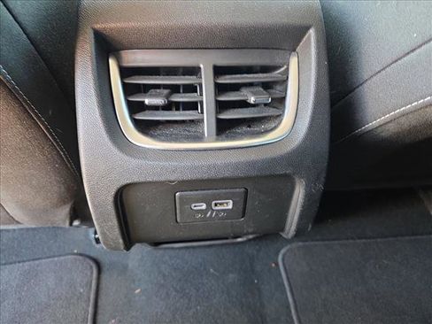 Used 2025 Chevrolet Blazer LT FWD image 16