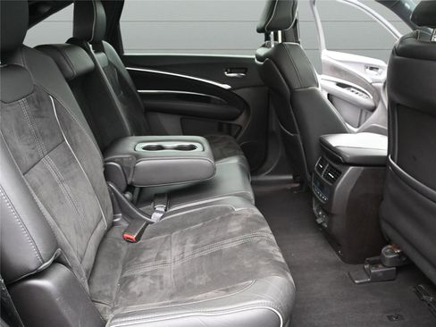 Used 2019 Acura MDX A-Spec image 18