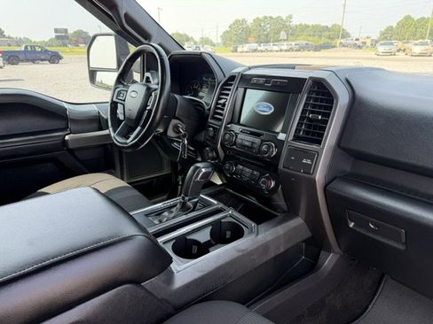 Used 2017 Ford F150 XLT w/ Equipment Group 302A Luxury AWD/4WD image 9