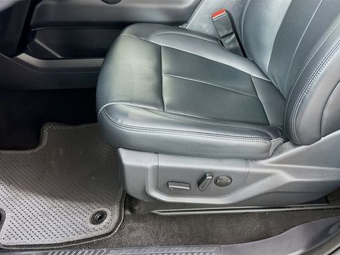 Used 2024 Ford Expedition XLT image 20