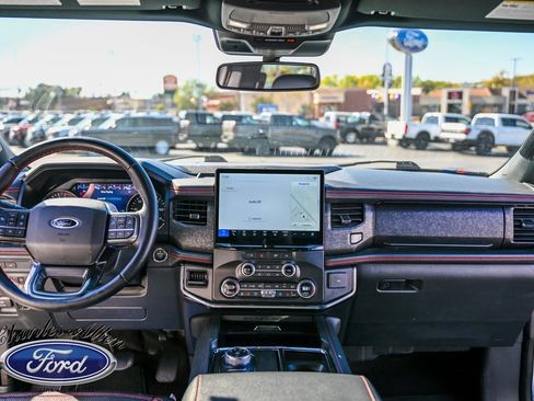 Used 2022 Ford Expedition Max Limited image 13