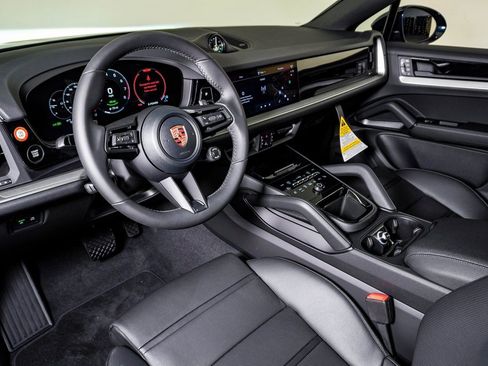 New 2026 Porsche Cayenne E-Hybrid Coupe image 4