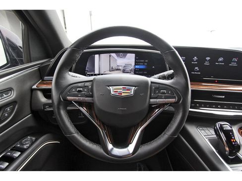 Used 2024 Cadillac Escalade ESV Luxury RWD image 15