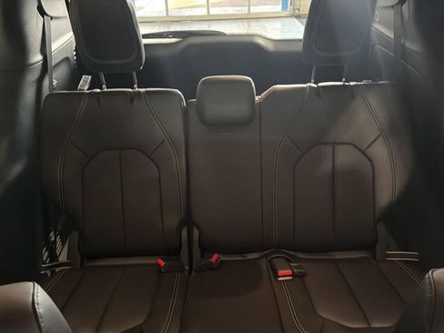 New 2026 Chrysler Pacifica Select image 16