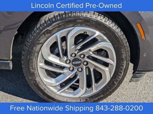 Certified 2025 Lincoln Navigator Reserve image 12