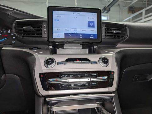 Certified 2023 Ford Explorer XLT AWD/4WD image 32